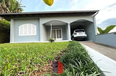 Casa com 4 quartos à venda na Rua Bélgica, 420, Petrópolis, Joinville