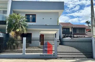Casa com 3 quartos à venda na Rua Fritz W H Sopp, 20, Petrópolis, Joinville