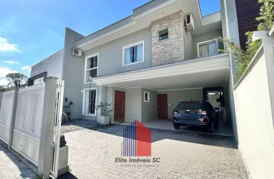 Casa com 4 quartos à venda na Rua Alfredo Dietrich, 23, América, Joinville
