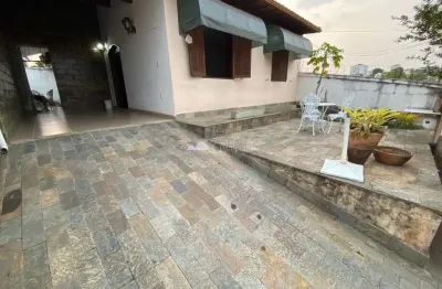 Casa com 4 quartos à venda na santa amélia, belo horizonte  por r$ 699.000
