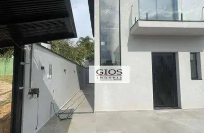 Linda casa, nova com acabamento de primeira linha em condominio