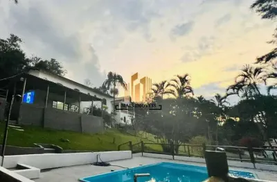 Lindíssima chácara no condomínio recanto dos palmares - espaço, natureza e conforto em um só lugar!