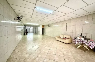 Casa à venda em Vila Mathias, Santos – 3 dormitórios, 2 suítes, 8 vagas, 220 m²