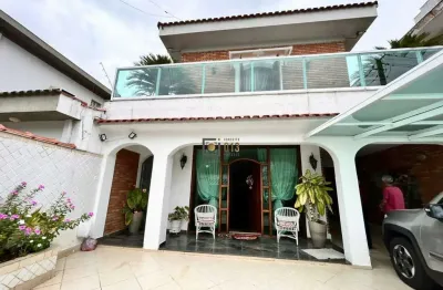 SOBRADO isolado 4 quartos com piscina churrasqueira e edicula à Venda em Embaré, Santos