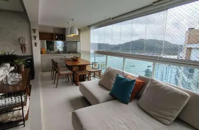 Apartamento de 3 Dormitórios com Vista para o Mar na Ponta da Praia – Santos