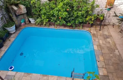 Imperdível oportunidade de adquirir casa com 3 quartos, 1 suíte e 182m² na aparecida, santos-sp!