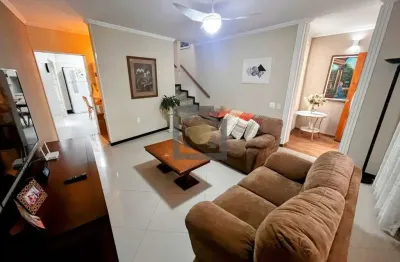 Casa isolada a venda na aparecida com 156m² úteis, 3 quartos sendo 2 suítes, quintal, 3 vagas de garagem