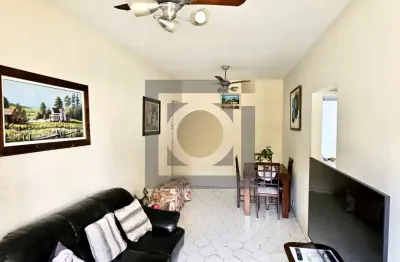 Apartamento a venda com 2 quartos em prédio com lazer na vila belmiro em santos!