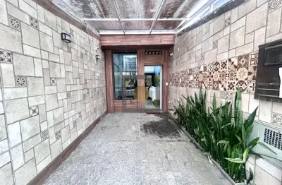 Casa à venda em santos-sp, gonzaga: 3 quartos, 1 sala, 3 banheiros, 1 vaga e 240m² de área!