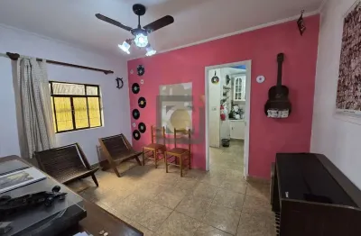 Imóvel à venda em santos-sp: casa na encruzilhada com 2 quartos, 1 sala, 2 banheiros, 1 vaga e 209,45 m² de área.