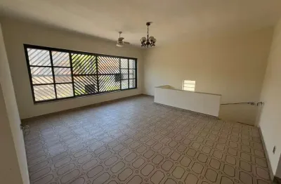 Casa com 3 quartos à venda na rua liberdade, 120, embaré, santos, 170 m2 por r$ 800.000