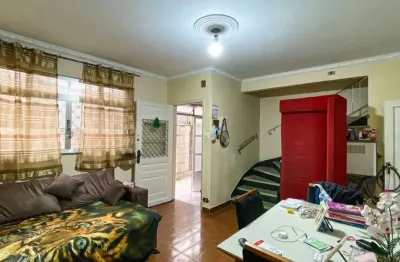 Casa à venda em Vila Mathias, Santos - 2 Quartos, 2 Banheiros, Frente