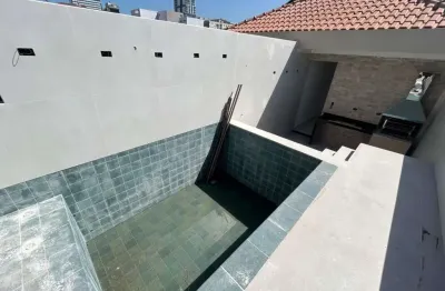 Casa Residencial à Venda em Boqueirão, Santos – 3 Dormitórios, 2 Suítes, Piscina e Churrasqueira
