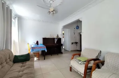 Casa à venda em Santos-SP, bairro Marapé: 3 quartos, 2 salas, 1 banheiro, 2 vagas de garagem, 104m². Venha conhecer!
