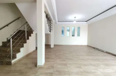 Casa residencial à venda em Santos (Campo Grande) – 4 suítes, 2 vagas, frente, 450m²