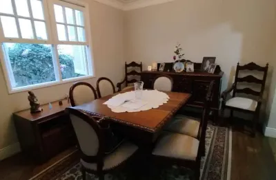 Casa à venda em Santos - Vila Mathias, 3 quartos, 4 vagas, frente, pronta para morar