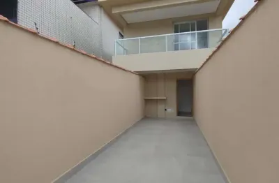 Casa à venda em Santos (Estuário) - 3 quartos, 2 vagas, financiamento