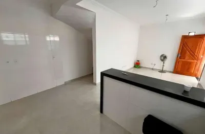 Casa à venda no Embaré, Santos - 3 quartos, suíte, 2 vagas, frente