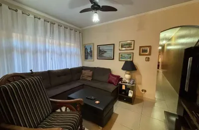 Casa Residencial à Venda em Marapé, Santos – 3 Quartos, 1 Vaga, 240m²