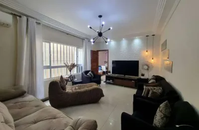 Casa à venda em Santos - Macuco, 3 quartos, 1 suíte, 2 vagas, frente