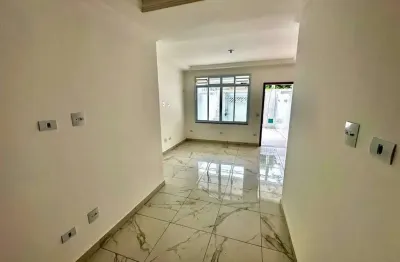 Casa à venda em Ponta da Praia, Santos – 3 suítes, 2 vagas, frente