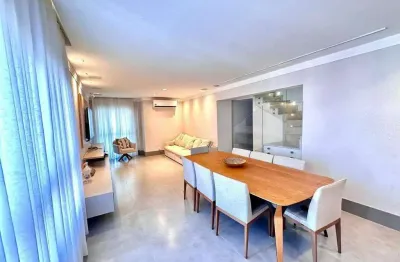 Cobertura Frontal com Vista Mar em Embaré, Santos – 3 suítes e 4 vagas