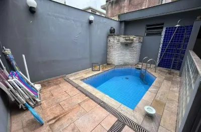 Sobrado Residencial à Venda em Ponta da Praia, Santos – 185m² Internos | 265m² de Área Externa