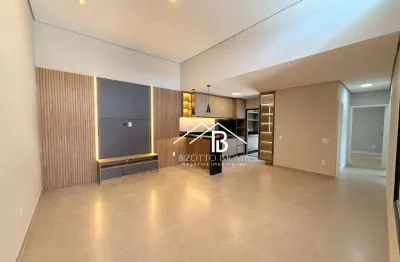 Vende-se casa nova na regiao central da cidade de indaiatuba com 3 dormitorios sendo 3 dormitorios sendo 1 suite , aceita financiamento bancario .