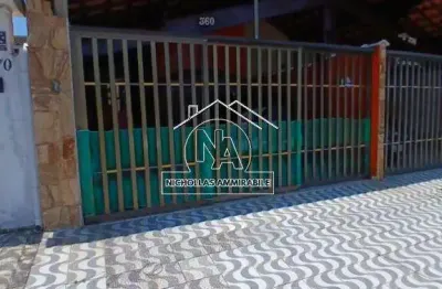 Excelente casa geminada de 2 dormitórios no Jardim Imperador