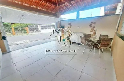 Excelente casa de 02 dormitórios, garagem para 2 carros e também uma ótima piscina no bairro Caiçara!