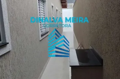Maravilhosa casa  térrea a venda  com 90 m² de área construída, 3 dormitórios sendo 1 suíte e 2 vagas de garagem.