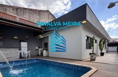 Casa de rua a venda com 125 m², 3 dormitórios sendo 1 suíte e 6 vagas, centro de itaquaquecetuba sp.