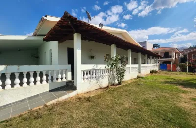Casa em aguas de lindóia totalmente térrea com 3 dormitórios próximo ao balneário.