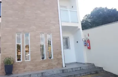Sobrado encantador em lindóia, localizado em posição privilegiada, de frente para o lago.