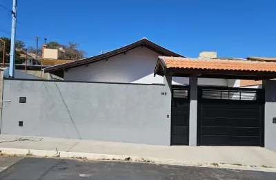 Casa térrea em aguas de lindóia com 3 dormitórios, em bairro nobre .