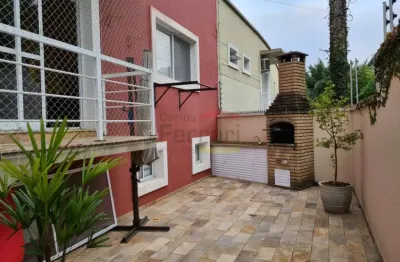 Sobrado 3 dormitórios, 3 suítes 2 vagas, próximo ao metrô parada inglêsa