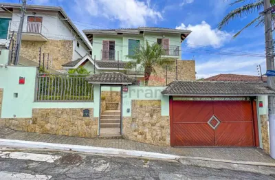 Horto, sobrado, 4 dormitórios, 2 suítes, 6 vagas, piscina e churrasqueira, 322 metros construído.