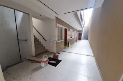 Apartamento novo, pronto pra morar, próximo do metro  700 metros, sendo 2 dormitórios, sem vaga