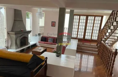 Sobrado no horto florestal com 3 suítes, 3 vagas de garagem, edícula e quintal
