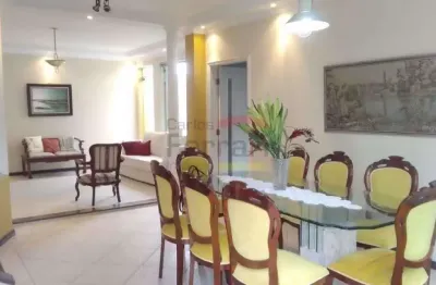 Sobrado no jardim frança contendo 3 suítes com sacada, piscina, churrasqueira, quintal e 6 vagas