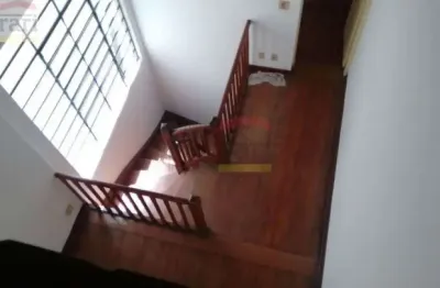 Casa à venda em santana, quintal, 3 quartos, sala 2 ambientes, mezanino ótima localização e espaço.