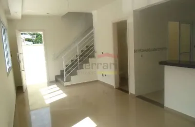 Sobrado próximo da avenida imirim, contendo 2 suítes, 2 vagas