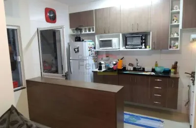 Casa em condomínio fechado parada inglesa 800m da estação do metrô