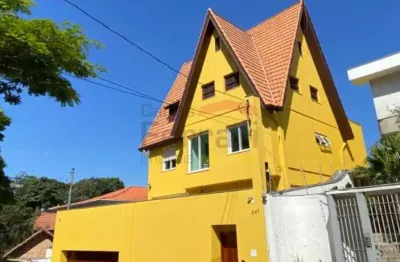 Sobrado estilo europeu no jardim frança, 4 dormitórios, 2 suítes, 4 vagas,. estuda permuta.