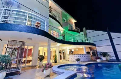 Sobrado de alto padrão -  4 dormitórios e 3 vagas  356m² palmas do tremembé