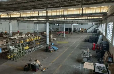 Galpão jaçanã km 86,3 rodovia fernão dias com 3.411m² escritórios copa refeitório vestiários