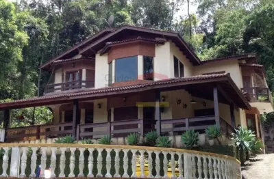 Casa à venda alpes da cantareira com 03 suites, 01 suite master.