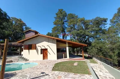 Casa térrea na serra da cantareira, 3 suítes, piscina.