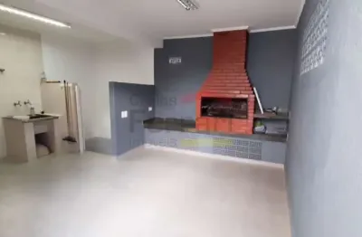 Sobrado no horto florestal contendo 2 dormitórios, sendo 1 suite, 6 vagas