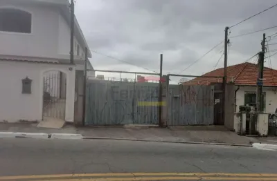 Área ;21 m de frente  por 34 m de fundo  declive de 3 m
